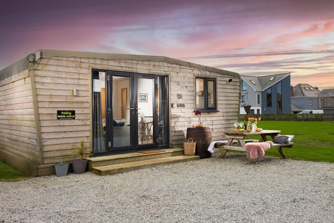 Wheal Amelia- Beautifully Fitted Wooden Cornwall