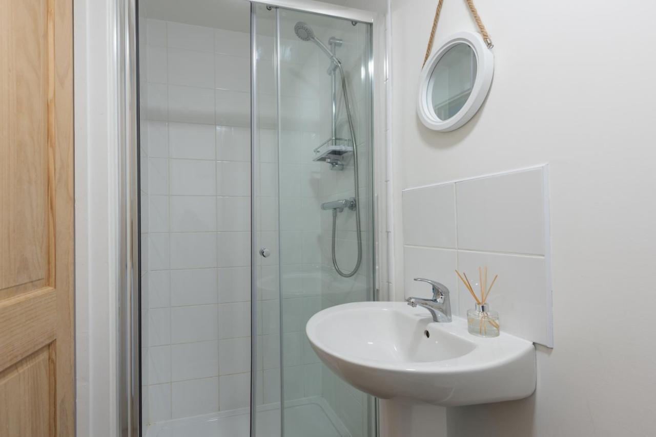 Wheal Amelia- Beautifully Fitted Wooden Cornwall